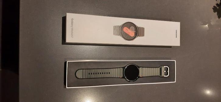 Samsung Galaxy Watch 7, Handtassen en Accessoires, Smartwatches, Zo goed als nieuw, Android, Grijs, Afstand, Calorieverbanding