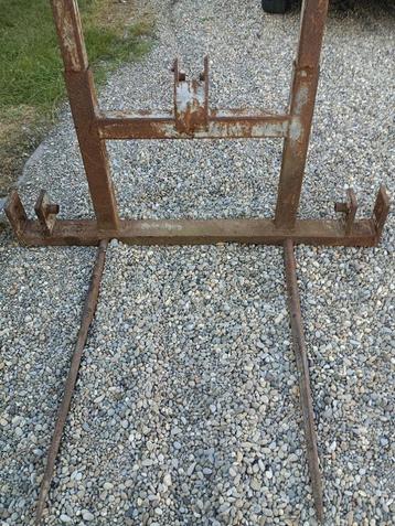 Balenprikker Balengrijper balenvork voor tractor trekker  beschikbaar voor biedingen