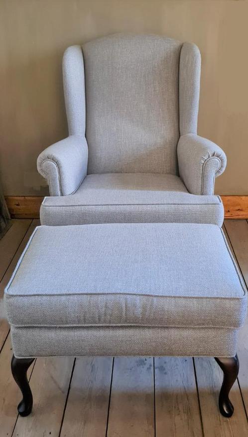 NIEUWE SOLIDE WINGCHAIR + POEF -55%, Huis en Inrichting, Zetels | Voetbanken en poefs, Nieuw, 75 tot 100 cm, 75 tot 100 cm, Overige vormen