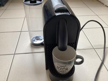 Machine à café Nespresso (magic mix)