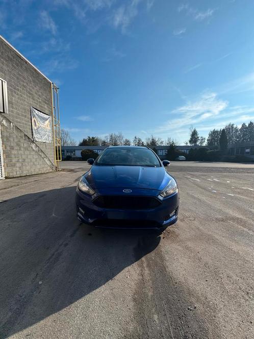A vendre ford focus st line, Auto's, Ford, Particulier, Focus, ABS, Achteruitrijcamera, Airbags, Airconditioning, Alarm, Bluetooth