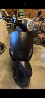 Gts toscana pure, Fietsen en Brommers, Scooters | Vespa, Ophalen