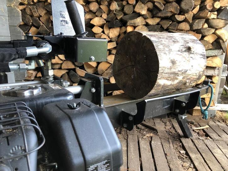 Verhuur Houtklover Benzinemotor 6.5pk / 12Ton, Tuin en Terras, Kloofmachines, Zo goed als nieuw, Liggend, Benzine, Ophalen of Verzenden