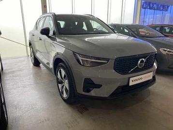 Volvo XC40 Plus, T2 automatic, Benzine, Dark