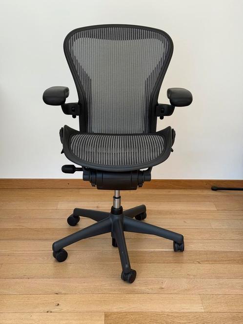 Herman Miller Aeron B – Grise & noire – Très bon état, Zakelijke goederen, Kantoor en Winkelinrichting | Kantoormeubilair en Inrichting