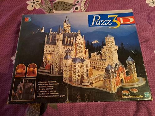 Puzzle 3D + LED - 836 pièces- château de Neuschwanstein, Hobby & Loisirs créatifs, Sport cérébral & Puzzles, Comme neuf, Puzzle
