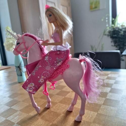 Barbie en haar Unicorn, Kinderen en Baby's, Speelgoed | Poppen, Zo goed als nieuw, Barbie, Ophalen