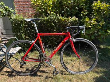 Rode Retro koersfiets van primorosso beschikbaar voor biedingen