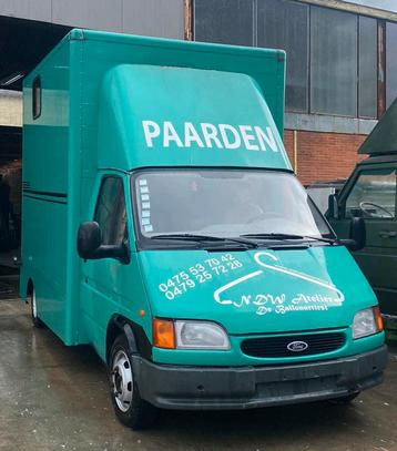 Camionette 2 chevaux beschikbaar voor biedingen