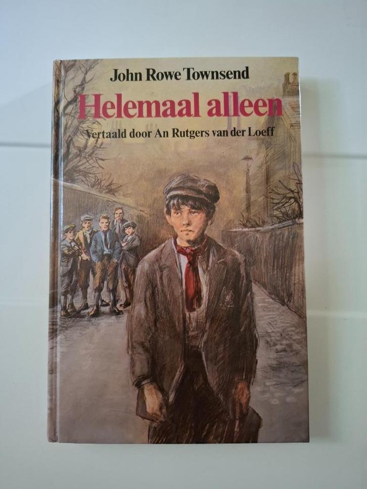 Boek Helemaal alleen, Boeken, Kinderboeken | Jeugd | 10 tot 12 jaar, Zo goed als nieuw, Fictie, Ophalen of Verzenden