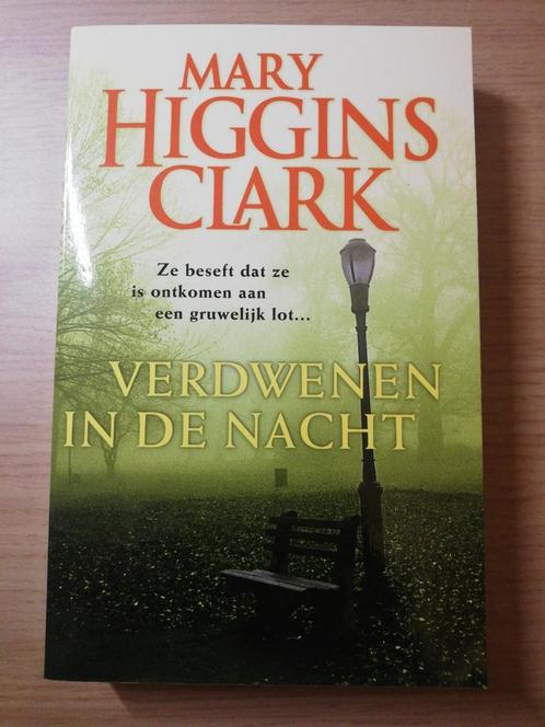 Verdwenen in de nacht - Mary Higgins Clark, Boeken, Thrillers, Zo goed als nieuw, Ophalen of Verzenden