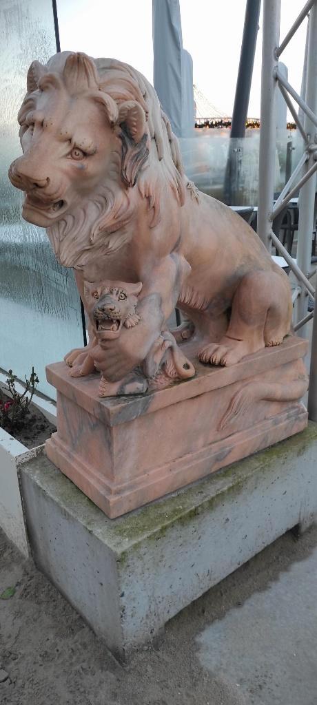 marmer tuinbeelden leeuw, Tuin en Terras, Tuinbeelden, Zo goed als nieuw, Steen, Ophalen