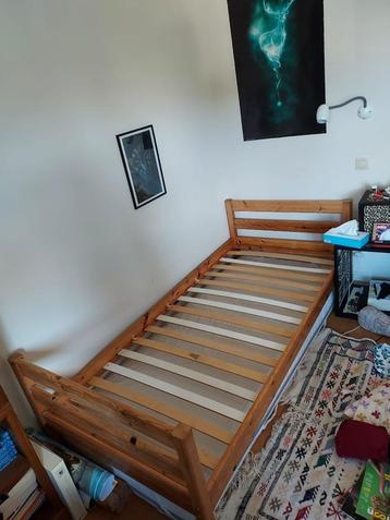 Lit 90 x 200 + 2 matelas à donner, 90 cm, Autres couleurs, Une personne, Enlèvement