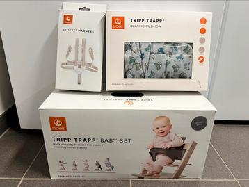 Ensemble complet pour bébé Tripp Trapp (coussin + harnais) disponible aux enchères