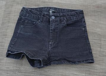 34/36 zwarte spijkerbroek beschikbaar voor biedingen