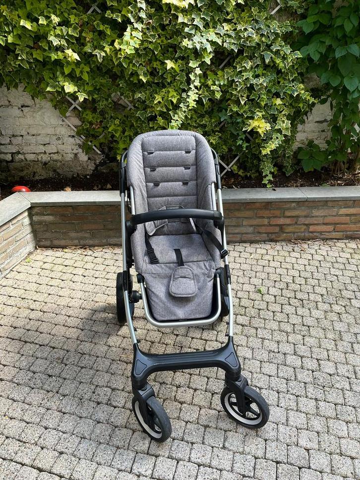 Thule Sleek, Kinderen en Baby's, Buggy's, Gebruikt, Overige merken, Regenhoes, Verstelbare rugleuning, Voetenzak, Ophalen