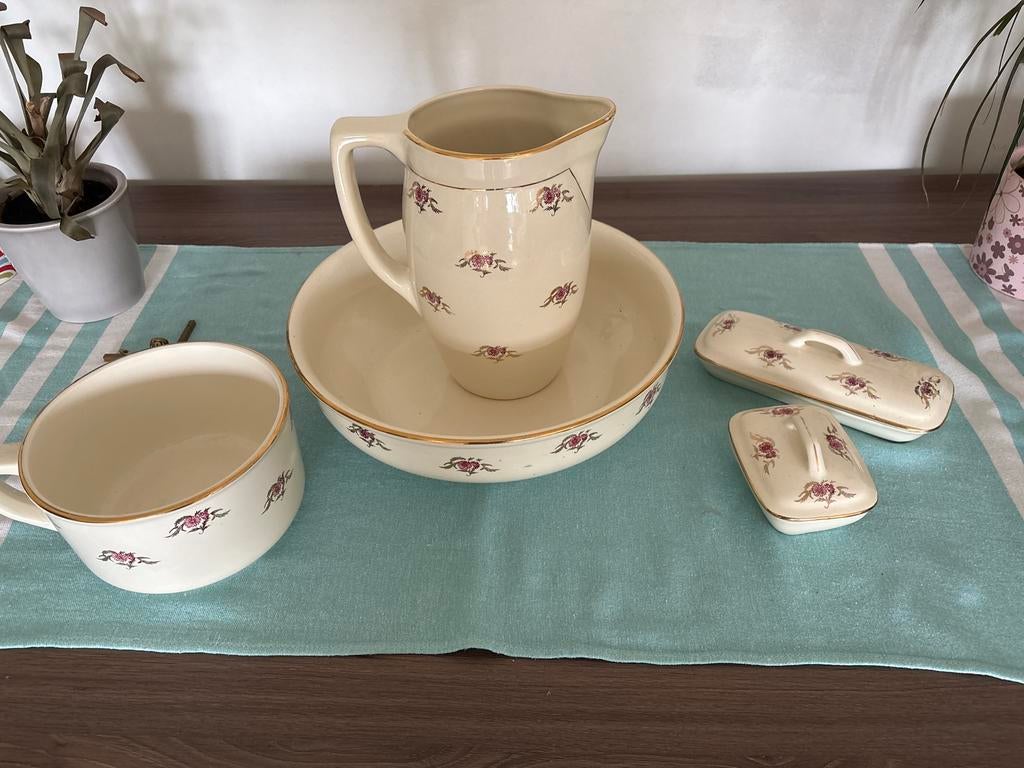 Mooi vintage keramiek wasstel van Boch Frères Keramis, Antiek en Kunst, Antiek | Servies compleet, Ophalen of Verzenden