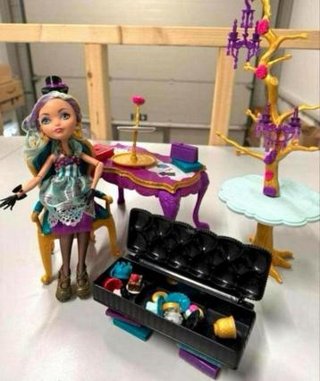 Ever After High Madeline Hatter Hat-Tastic Tea Party pop set beschikbaar voor biedingen