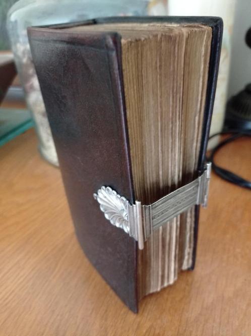 Bijbel met zilver slot - 833 zilver - HH v.d. Dool - NL 1844, Livres, Religion & Théologie, Utilisé, Christianisme | Protestants