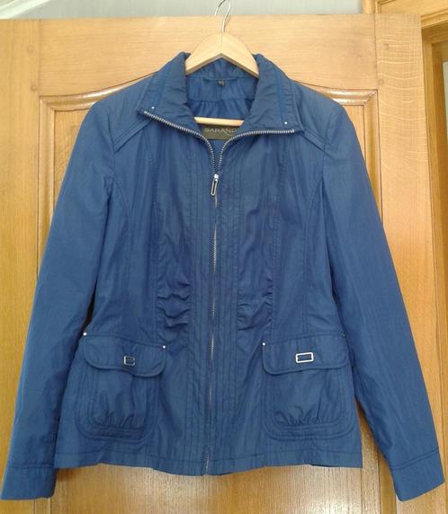 Très belle veste couleur bleue SARANDI, Kleding | Dames, Jassen | Zomer, Zo goed als nieuw, Maat 38/40 (M), Blauw, Ophalen