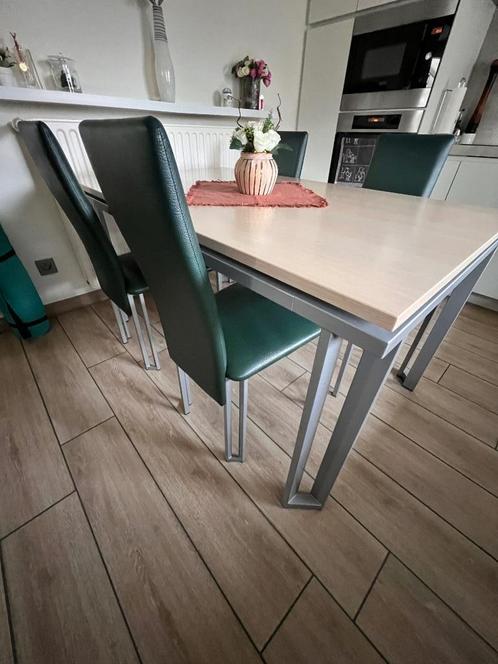 KEUKENTAFEL EN VIER STOELEN, Huis en Inrichting, Tafels | Eettafels, Zo goed als nieuw, 50 tot 100 cm, 100 tot 150 cm, Vijf personen of meer