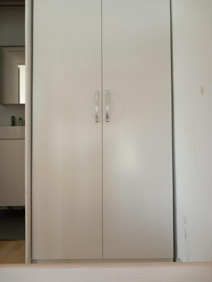 2-deurs kleerkast, Huis en Inrichting, Kasten | Kleerkasten, Zo goed als nieuw, 150 tot 200 cm, 50 tot 100 cm, 25 tot 50 cm, Met deur(en)
