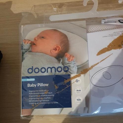 Babykussen Doomoo ergonomisch, Kinderen en Baby's, Kinderkamer | Beddengoed, Zo goed als nieuw, Wit, Ophalen