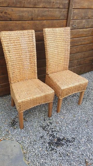 2 Rieten stoelen beschikbaar voor biedingen