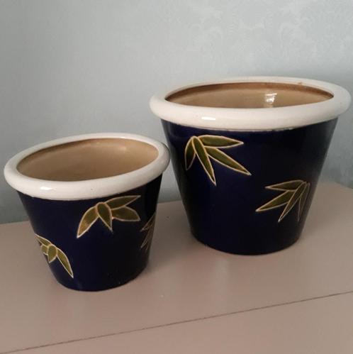 2 blauwe keramiek bloempotten met palmbladen  2.maten, Tuin en Terras, Bloempotten, Zo goed als nieuw, Terracotta, Binnen, Balkon