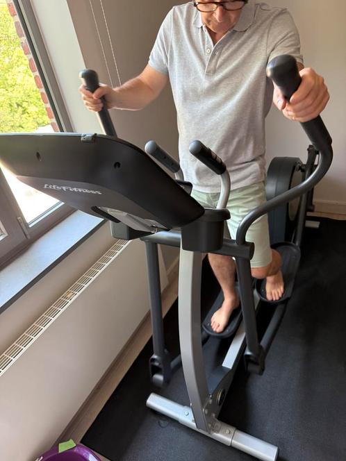Crosstrainer life fitness X1 whisper stride, Sport en Fitness, Fitnessapparatuur, Zo goed als nieuw, Crosstrainer, Armen, Ophalen