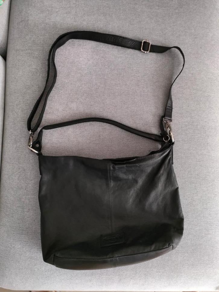 Zwarte handtas Chesterfield, Handtassen en Accessoires, Tassen | Damestassen, Gebruikt, Handtas, Zwart, Ophalen of Verzenden