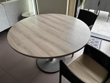 Mooie eetkamertafel of keukentafel "Topinterieur"  beschikbaar voor biedingen