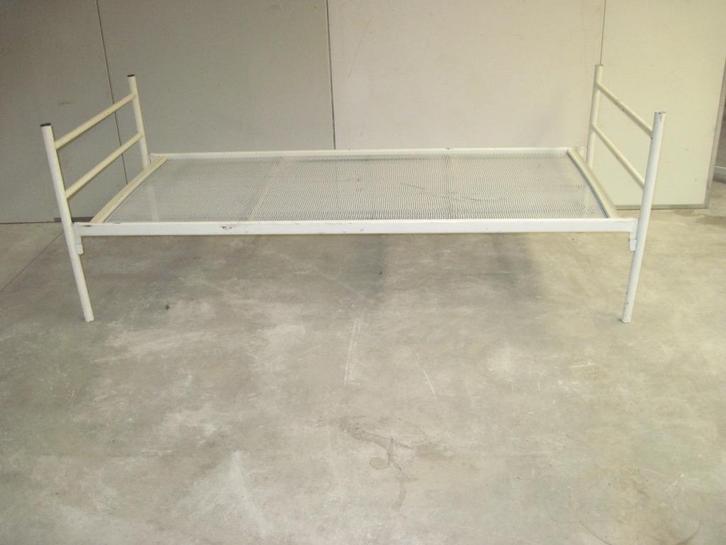 bed, Huis en Inrichting, Slaapkamer | Bedden, Metaal, Beige, Ophalen