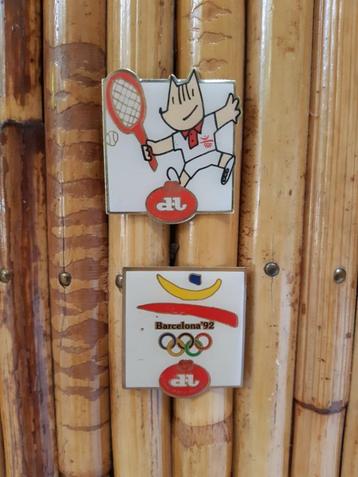 Deux pins vintage des jeux olympiques de Barcelone en 1992, Enlèvement ou Envoi, Utilisé, Sport, Insigne ou Pin's