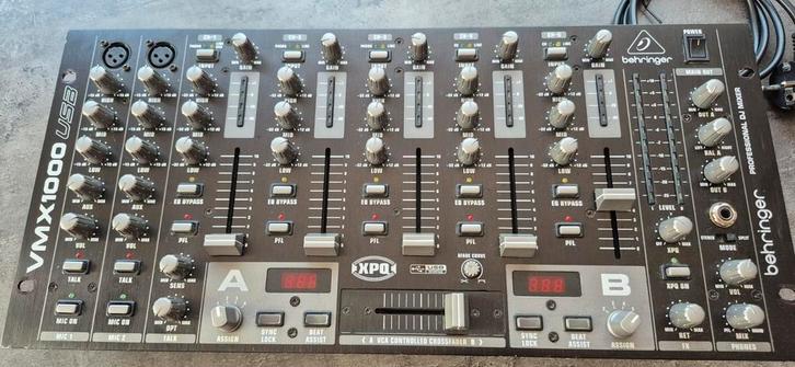 Behringer VMX1000USB DJ mengpaneel / mixer, Muziek en Instrumenten, Mengpanelen, Zo goed als nieuw, 5 tot 10 kanalen, Microfooningang