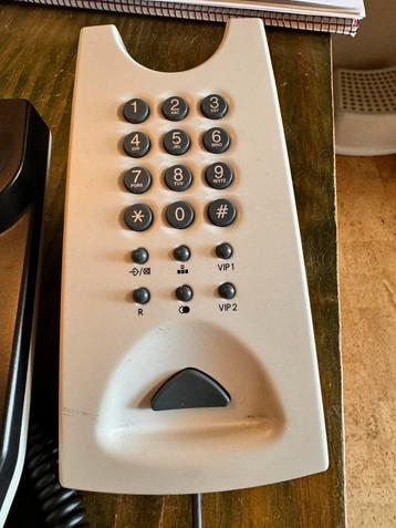 Stijlvol analoog Belgacom telefoontoestel beschikbaar voor biedingen