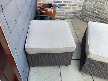 Tuin stoel en een poef, Enlèvement, Utilisé, Rotin
