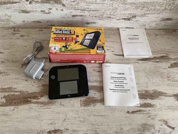nintendo 2ds in doosje zie fotos [1415], Consoles de jeu & Jeux vidéo, Consoles de jeu | Nintendo 2DS & 3DS, Comme neuf, 2DS, Envoi