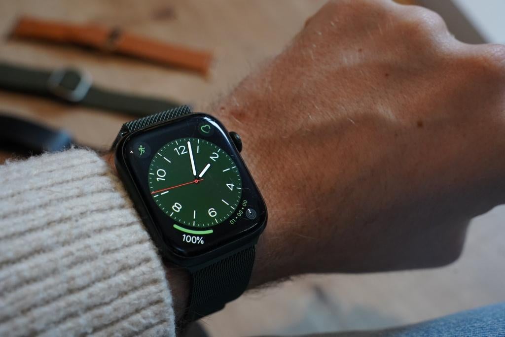 Apple watch series 7 45mm, Bijoux, Sacs & Beauté, Montres connectées, Utilisé, iOS, Distance, Bandage calorique, État, GPS, Battement de coeur