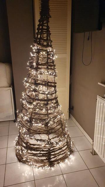 Grand sapin en bois illumine, Divers, Enlèvement, Comme neuf
