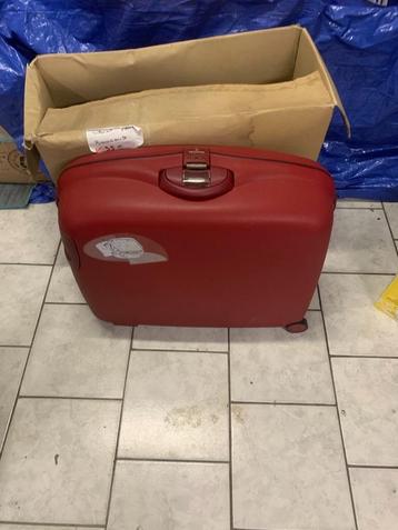valise 20kg, Enlèvement, Comme neuf, Plastique dur, Roulettes