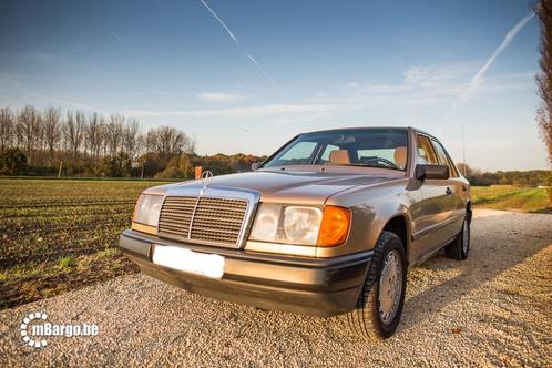 Mercedes 300E velours interieur / motor gereviseerd, Autos, Mercedes-Benz, Particulier, Série 300, ABS, Verrouillage central, Cruise Control