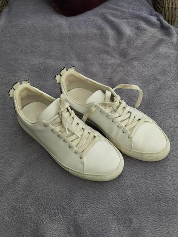 Slechts 2x gedragen sneakers.   ( tutu chic ) beschikbaar voor biedingen