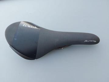 Zadel fizik Aliante R3 regular beschikbaar voor biedingen