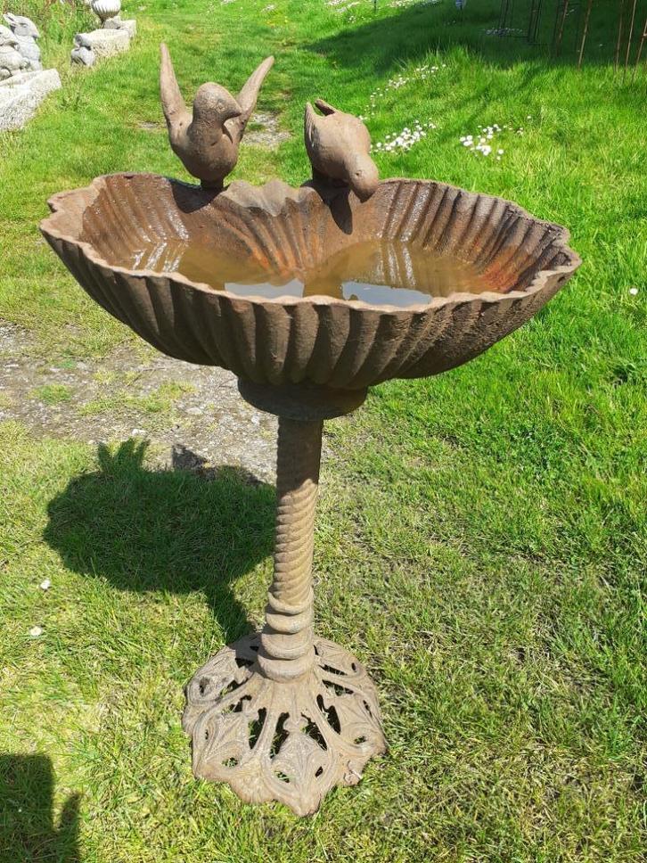 GROOT GEPATINEERD GIETIJZEREN VOGELBAD, Tuin en Terras, Tuinvazen, Gebruikt, Ophalen
