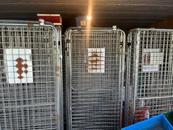 Rolcontainers - 4-zijdig met dak.  beschikbaar voor biedingen