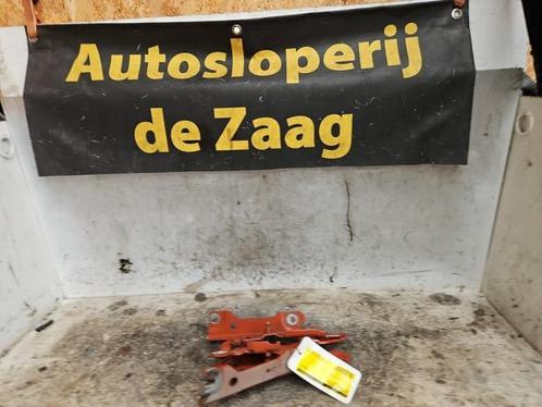 Motorkap Scharnier van een BMW 1-Serie, Auto-onderdelen, Overige Auto-onderdelen, BMW, Gebruikt, 3 maanden garantie, Ophalen of Verzenden