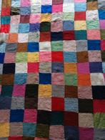 Gebreid en gevoerd deken, Huis en Inrichting, Woonaccessoires | Plaids en Woondekens, Ophalen of Verzenden, Nieuw