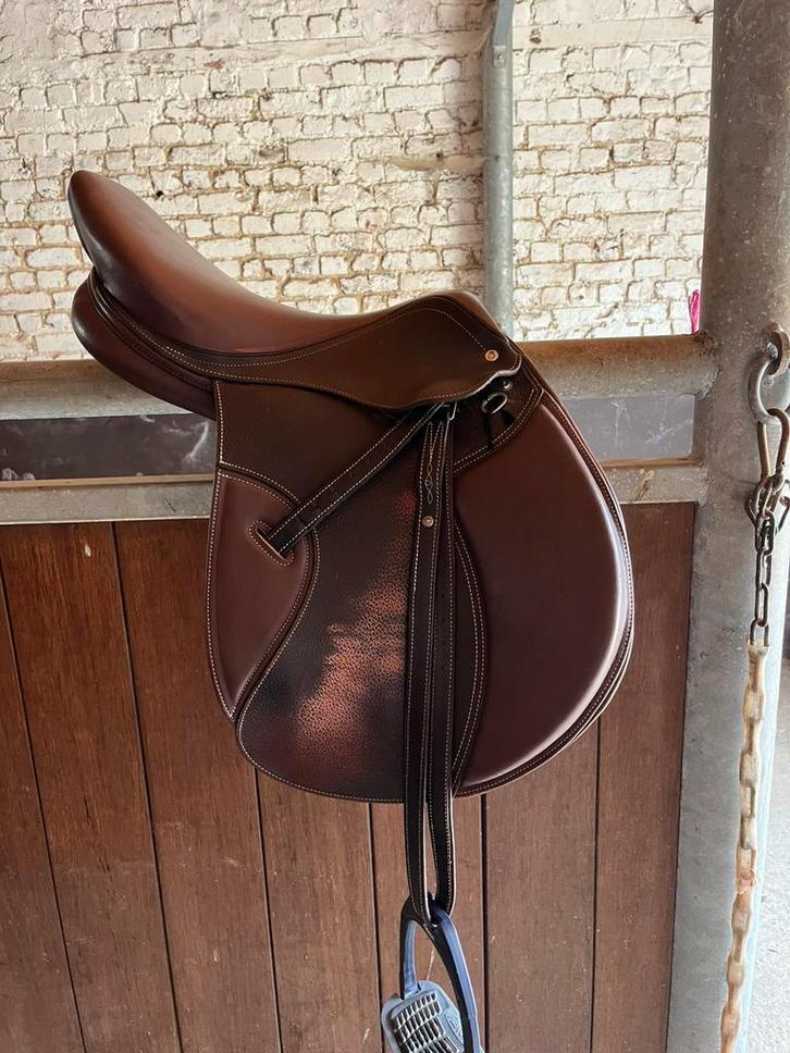 Fouganza VZ zadel, Animaux & Accessoires, Chevaux & Poneys | Selles, Comme neuf, Dressage, Enlèvement