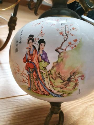 2 lustres chinois en porcelaine peinte 30€/pce